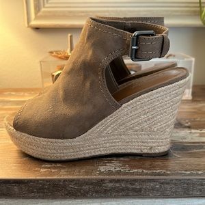 Universal Thread Wedges